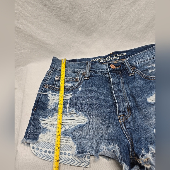 American Eagle Vintage Hi-Rise Festival- Denim shorts size 4 Women’s - Picture 2 of 7
